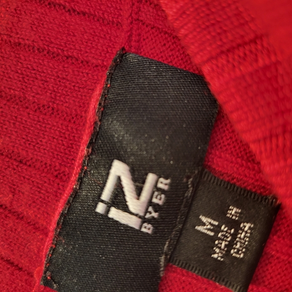 Red Off-Shoulder Ribbed Sweater - Picture 2 of 2